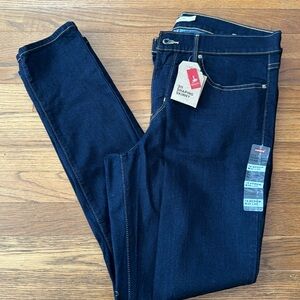 👖Levi’s 311 shaping skinny dark wash mid-rise jeans. Size 14 med. W32/L30. NWT.